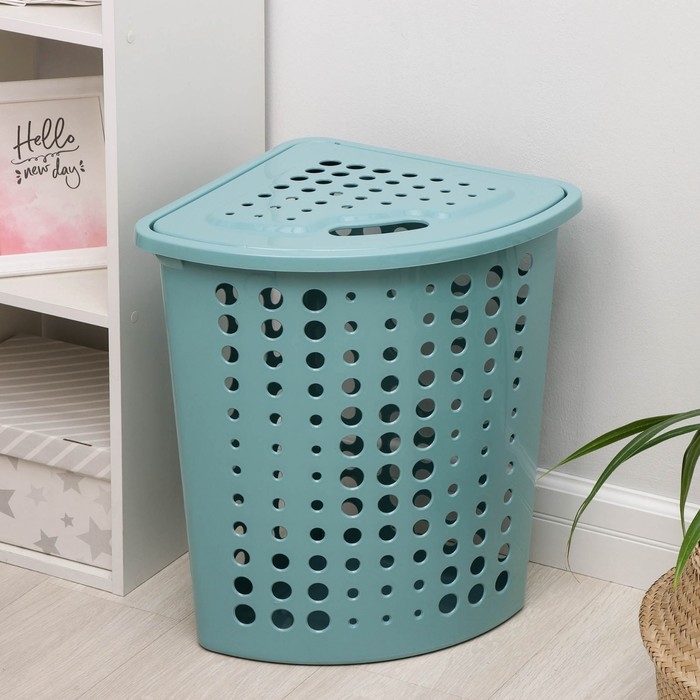 Корзина для белья угловая с крышкой «Молетта», 45 л, 40×51×53 см, цвет бирюзовый Корзина для белья угловая с крышкой «Молетта», 45 л, 40×51×53 см, цвет бирюзовый