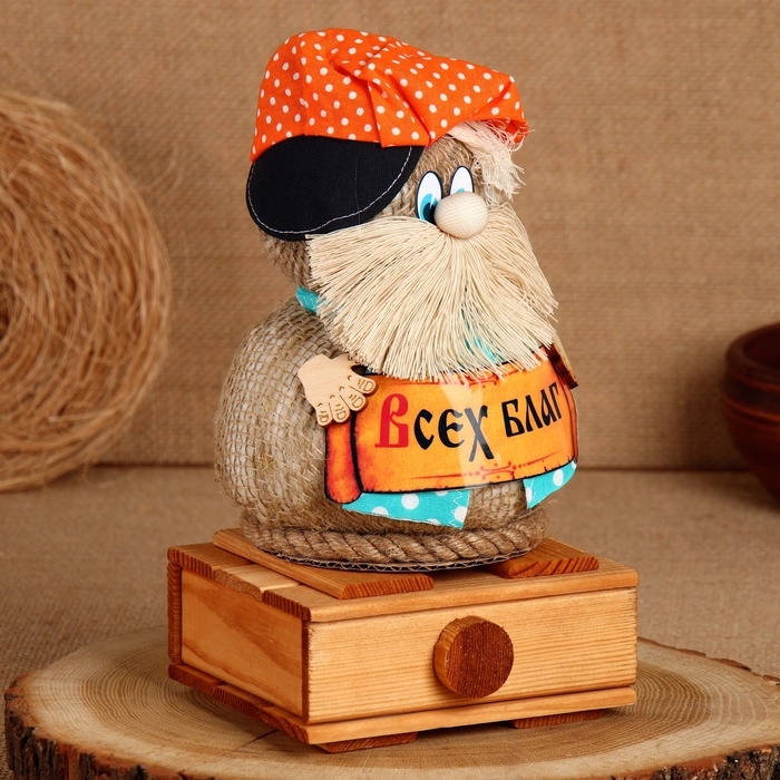 Домовой Харитоныч Домовой Харитоныч "Всех благ", на сундуке, 24 х 14 см, микс