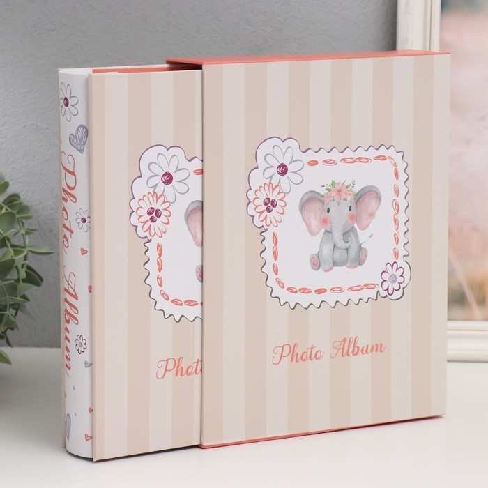 Фотоальбом на 200 фото 10х15 см Фотоальбом на 200 фото 10х15 см "Слонёнок в рамке с цветами" в коробке МИКС 5,5х20,5х26,5 см 10083