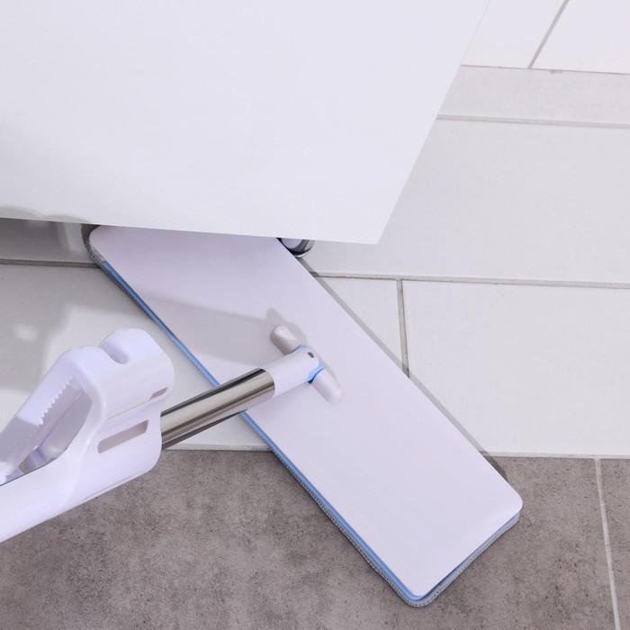 Швабра с отжимом и щёткой, 2 насадки из микрофибры 38×12 см, стальная ручка 136 см Швабра с отжимом и щёткой, 2 насадки из микрофибры 38×12 см, стальная ручка 136 см