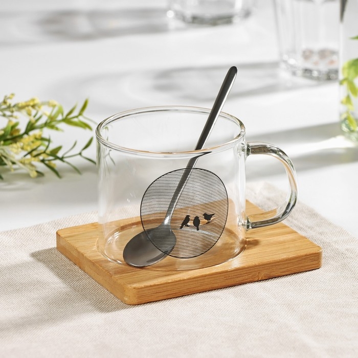 Кружка стеклянная с ложкой на деревянной подставке «Котик», 300 мл, рисунок МИКС Кружка стеклянная с ложкой на деревянной подставке «Котик», 300 мл, рисунок МИКС