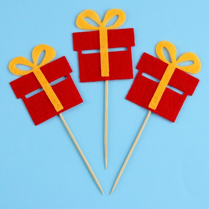 Новый год! Шпажки из фетра «Подарок», набор 3 шт. Новый год! Шпажки из фетра «Подарок», набор 3 шт.