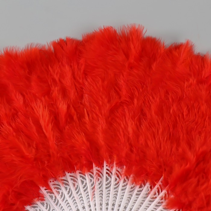 Веер пластик, перо  Веер пластик, перо "Красный" h=26 см 25 лопастей 3х50х26 см