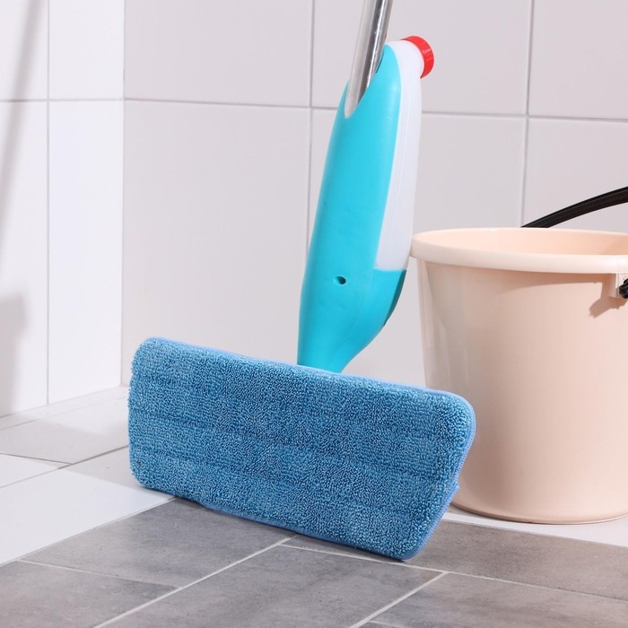 Швабра для мытья пола с распылителем и щёткой Доляна, насадка из микрофибры 41×14 см, стальная ручка 120 см, цвет МИКС Швабра для мытья пола с распылителем и щёткой Доляна, насадка из микрофибры 41×14 см, стальная ручка 120 см, цвет МИКС