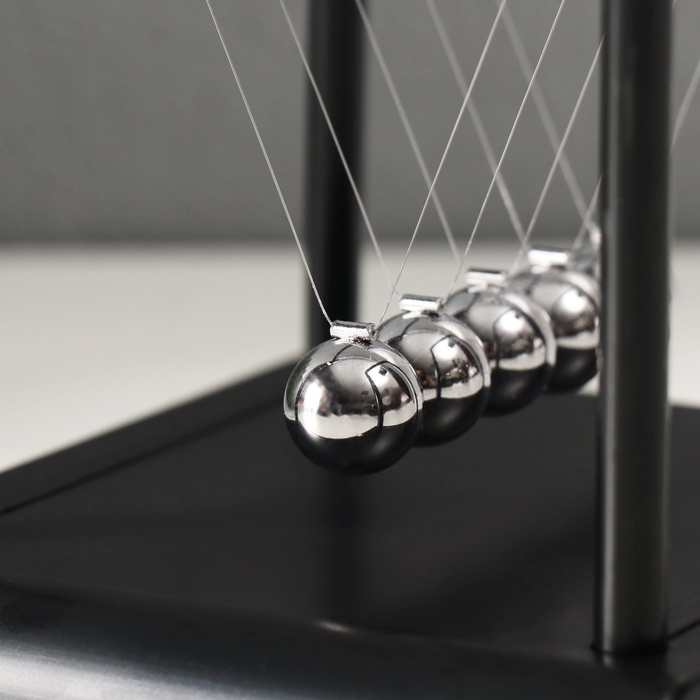 Маятник Маятник "Антистресс" чёрный 11,4х13,5х13,7 см