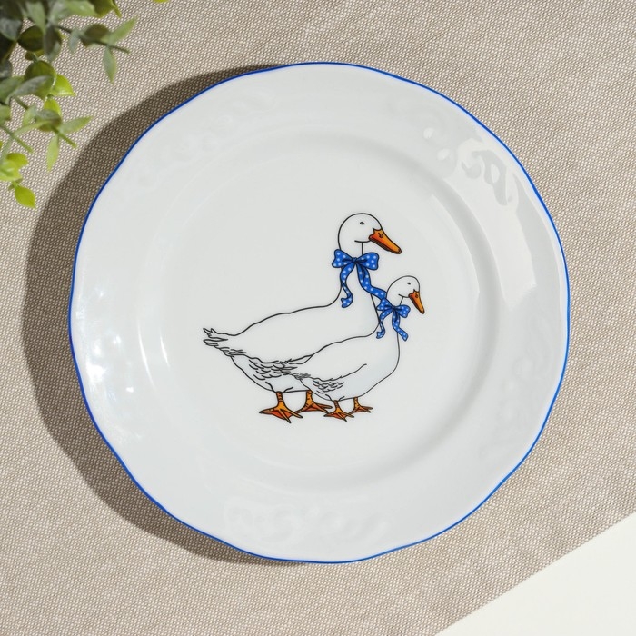 Тарелка фарфоровая «Гуси», d=17,5 см, МИКС Тарелка фарфоровая «Гуси», d=17,5 см, МИКС