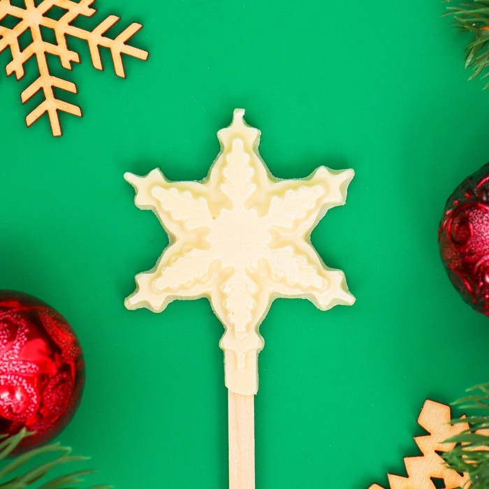 Новый год. Фигура из белого шоколада Новый год. Фигура из белого шоколада "Снежинка на палочке", 12 г ± 5 %