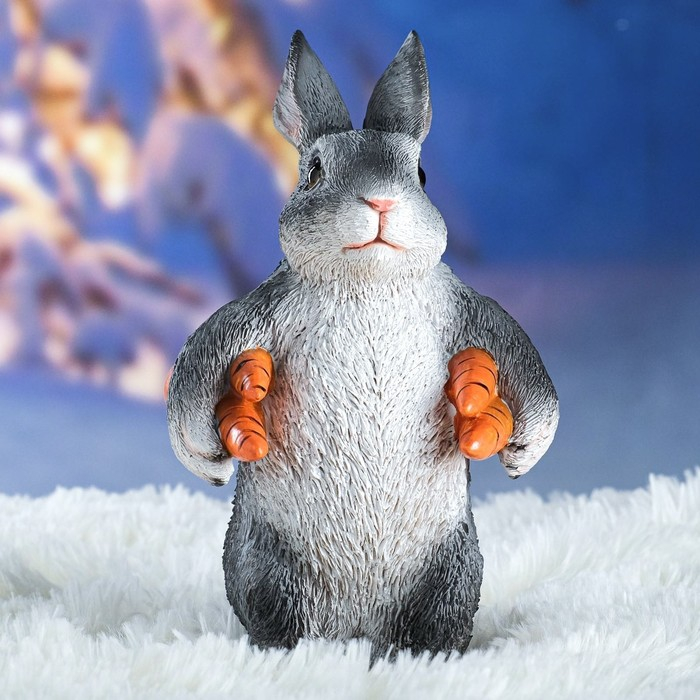 Садовая фигура  Садовая фигура "Зайка несет морковь" 9х13х22см