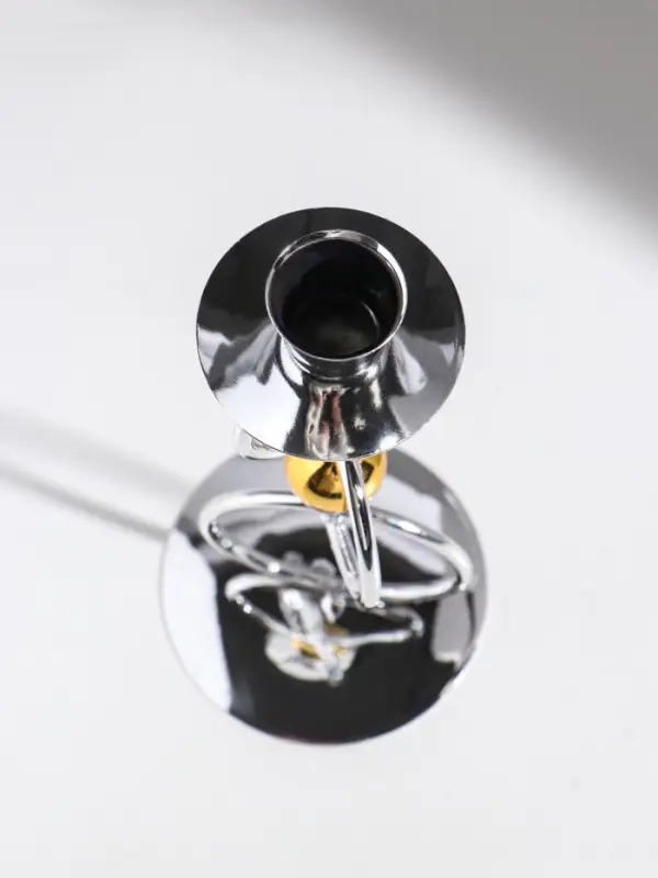 Подсвечник металл на 1 свечу  Подсвечник металл на 1 свечу "Кольца и шарики" серебро с золотом d=2,5 см 9х9х22 см