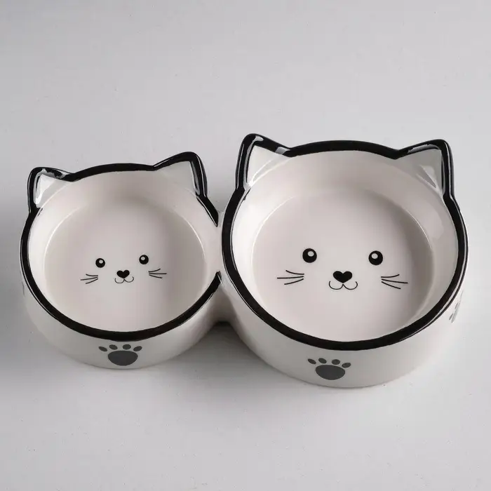 Миска двойная &laquo;Кошачье семейство&raquo;, 40/60 мл, 19&times;10.5&times;3.5 см, керамика, белая, чёрная