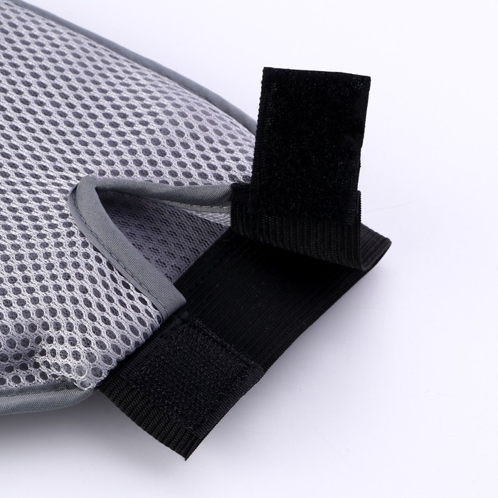 Рукавица - расческа с металлическими зубьями, серая Рукавица - расческа с металлическими зубьями, серая