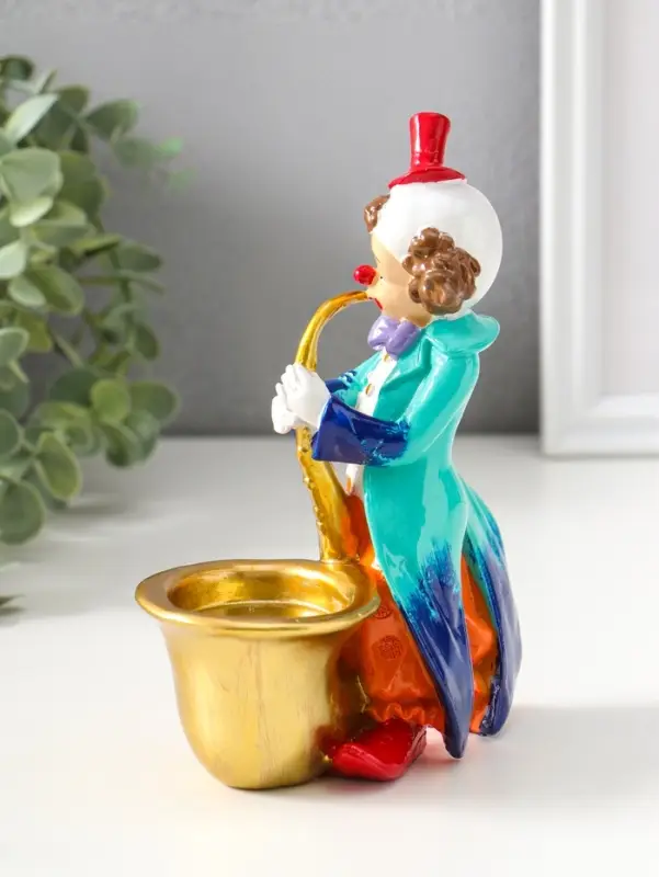 Подсвечник полистоун на 1 свечу "Клоун играет на трубе" яркий разноцветный 17 см