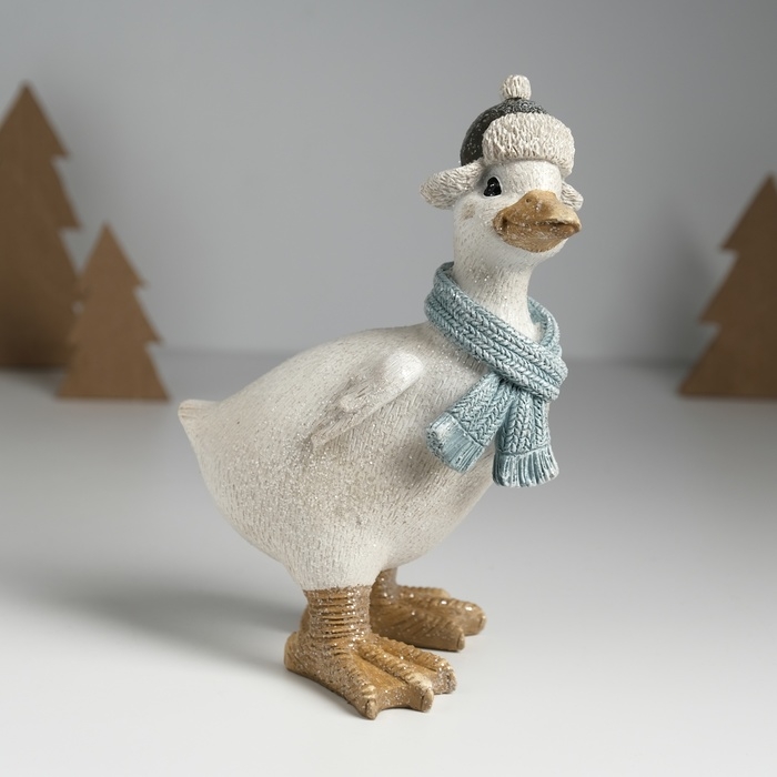 Сувенир полистоун Сувенир полистоун "Гусь в шапке-ушанке и шарфе" 11,5х12,5х20 см
