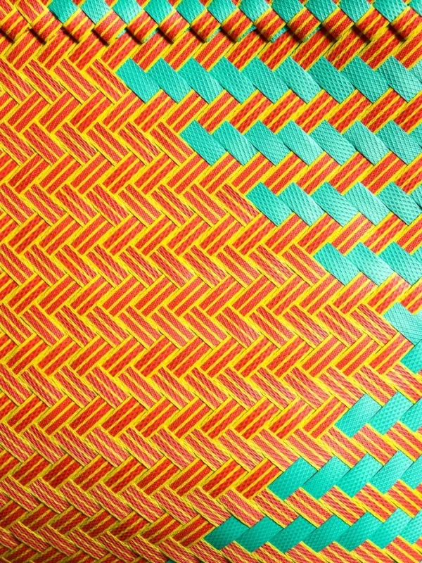 Сумка плетёная, 30×15×35 см, пластик, бирюзовый-жёлтая Сумка плетёная, 30×15×35 см, пластик, бирюзовый-жёлтая