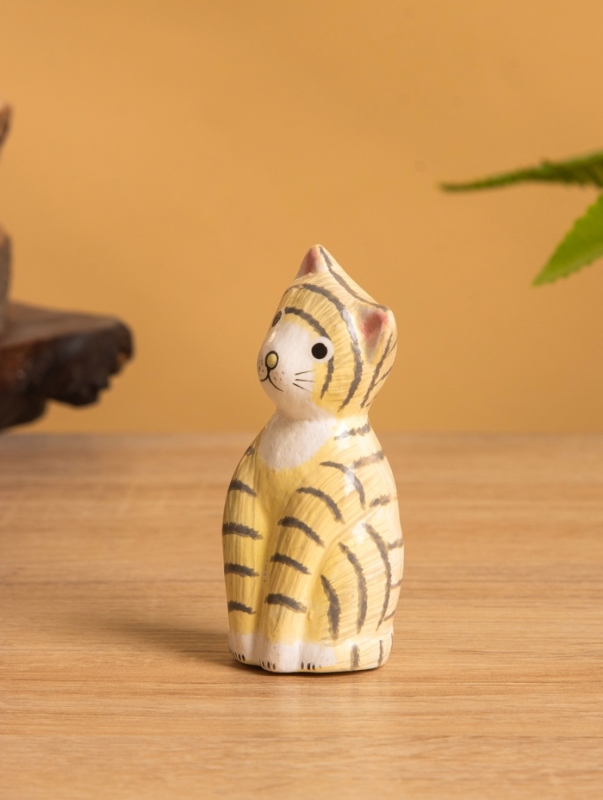 Сувенир «Полосатый кот», 8×3.5×2.5 см, дерево Сувенир «Полосатый кот», 8×3.5×2.5 см, дерево