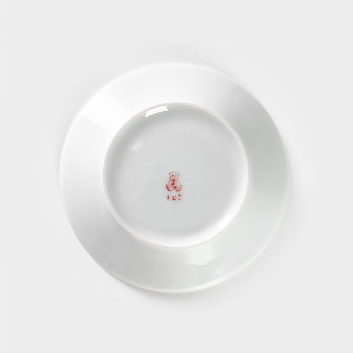 Блюдце фарфоровое «Стрекоза», d=14 см, цвет белый Блюдце фарфоровое «Стрекоза», d=14 см, цвет белый