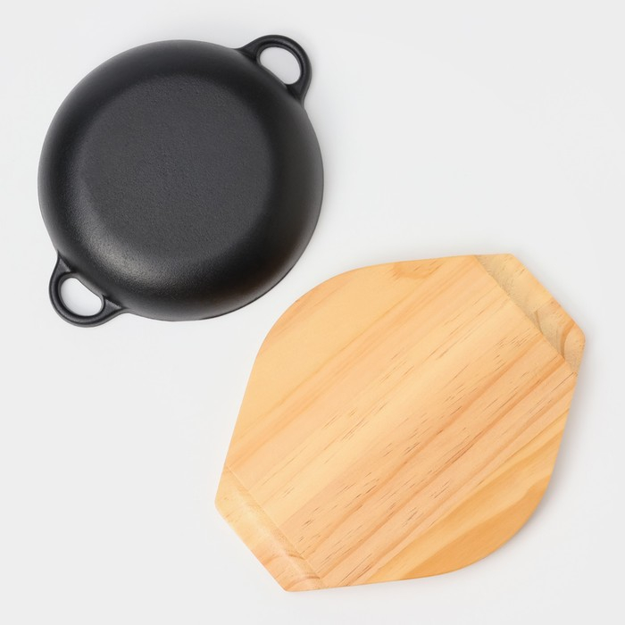 Сковорода чугунная «Жаровня», d=19 см, на деревянной подставке Сковорода чугунная «Жаровня», d=19 см, на деревянной подставке