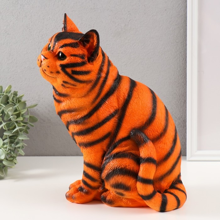 Копилка Копилка "Кошка тигровая окраска" высота 31,5 см, ширина 16 см, длина 24 см.