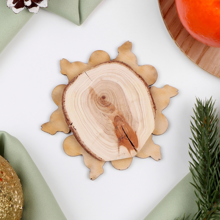 Новый год. Подставка с символом года под горячее «С любовью», D=11 см, можжевельник Новый год. Подставка с символом года под горячее «С любовью», D=11 см, можжевельник