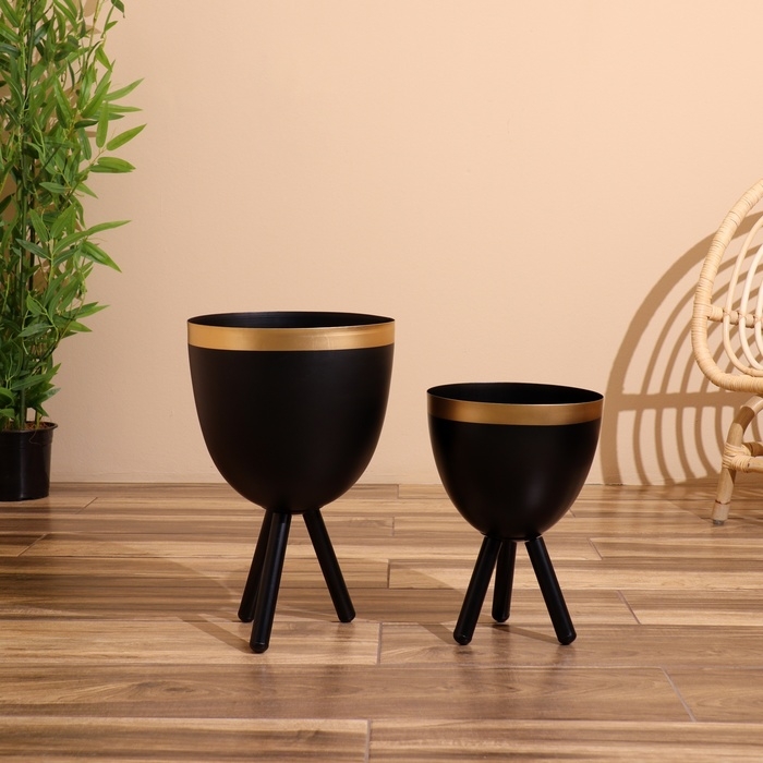 Кашпо на подставке  Кашпо на подставке "Блэки" металл (набор 2 шт), диаметр 28 и 23 см