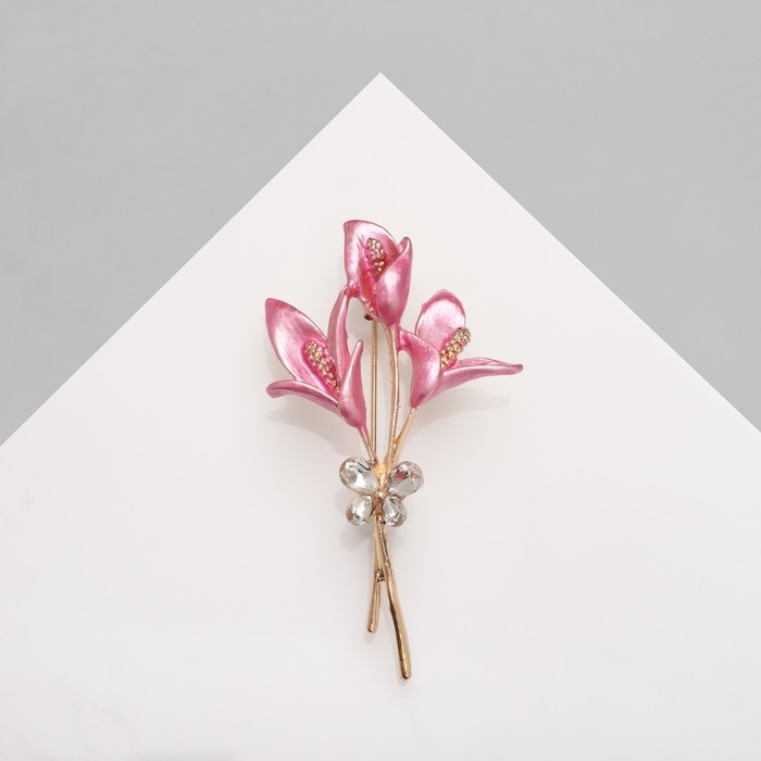 Брошь «Цветы» трио лилий, цвет розово-белый в золоте Брошь «Цветы» трио лилий, цвет розово-белый в золоте