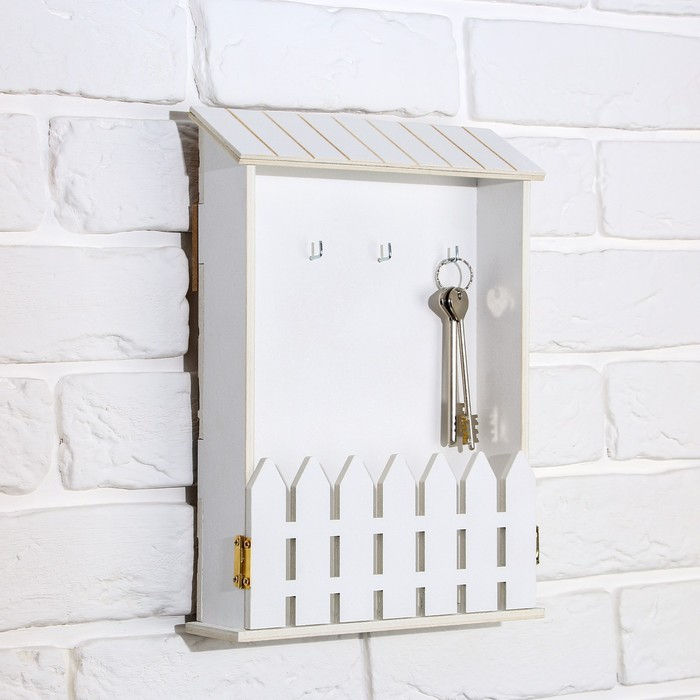Ключница настенная «Белая», 22,5 х 30,5 х 5,7 см. Ключница настенная «Белая», 22,5 х 30,5 х 5,7 см.
