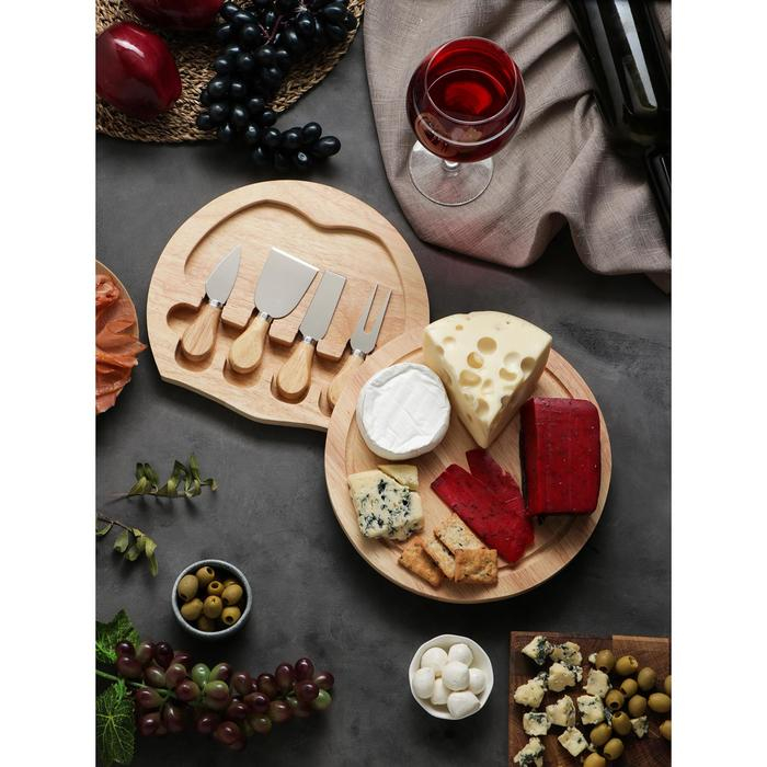 Набор для подачи сыра, доска из дуба 25×25×3,5 см, 4 ножа для сыра Набор для подачи сыра, доска из дуба 25×25×3,5 см, 4 ножа для сыра