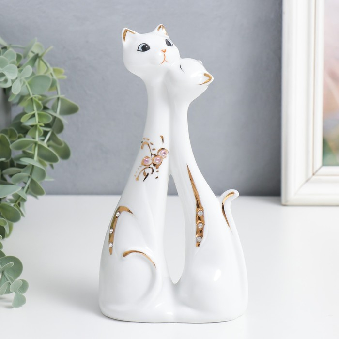 Сувенир керамика под фарфор Сувенир керамика под фарфор "2 киски любовь" 20х10х5,5 см, стразы