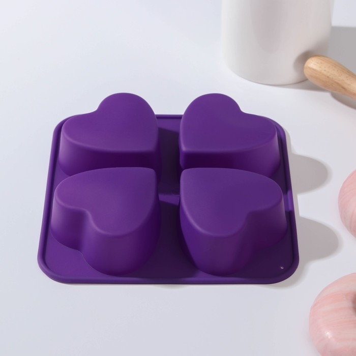 Форма для выпечки Доляна &laquo;Сердца&raquo;, силикон, 16&times;16 см, 4 ячейки (7&times;7&times;3 см), цвет красный