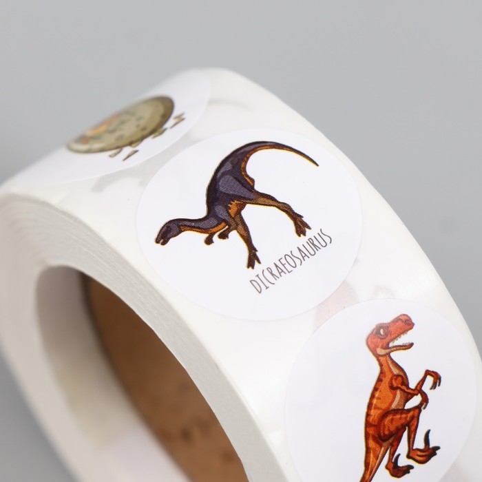 Наклейка бумага Наклейка бумага "Динозавры" d=2,5 см 500 шт в рулоне