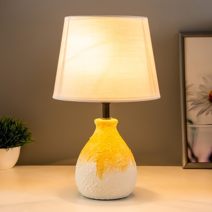 Настольная лампа Настольная лампа "Заряна" Е14 40Вт белый оранжевый 30х30х33см RISALUX