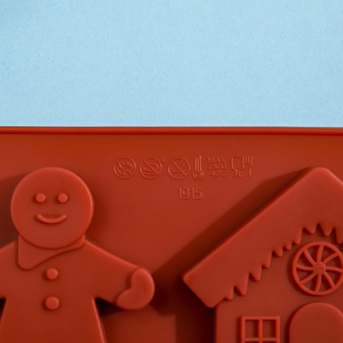 Форма для леденцов новогодняя Доляна «Дом для имбирного пряника», силикон, 31×9 см, 4 ячейки, с палочками, цвет МИКС Форма для леденцов новогодняя Доляна «Дом для имбирного пряника», силикон, 31×9 см, 4 ячейки, с палочками, цвет МИКС