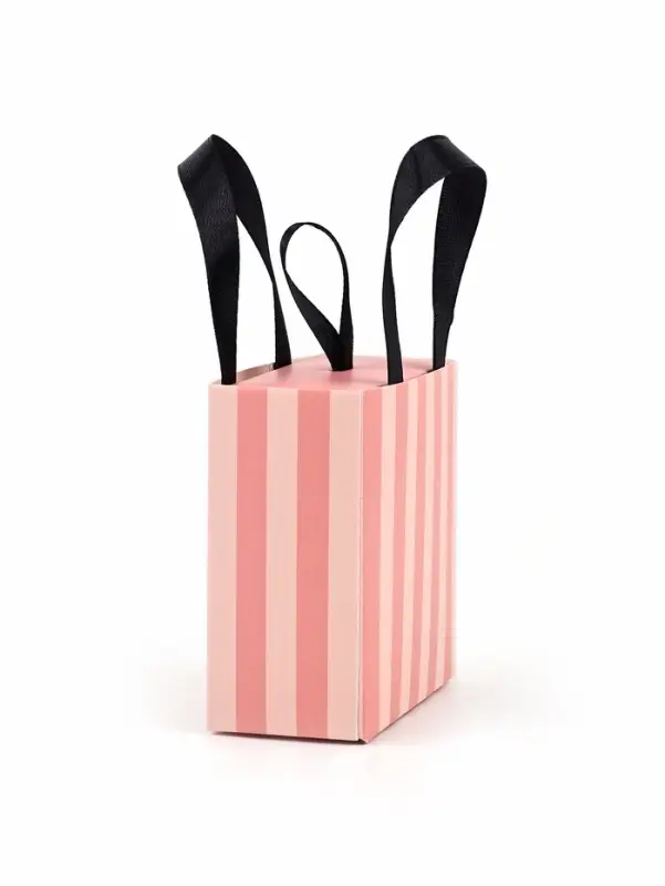 Коробка-пакет под бижутерию «Для тебя», 7.5 х 7.5 х 3.5 см Коробка-пакет под бижутерию «Для тебя», 7.5 х 7.5 х 3.5 см