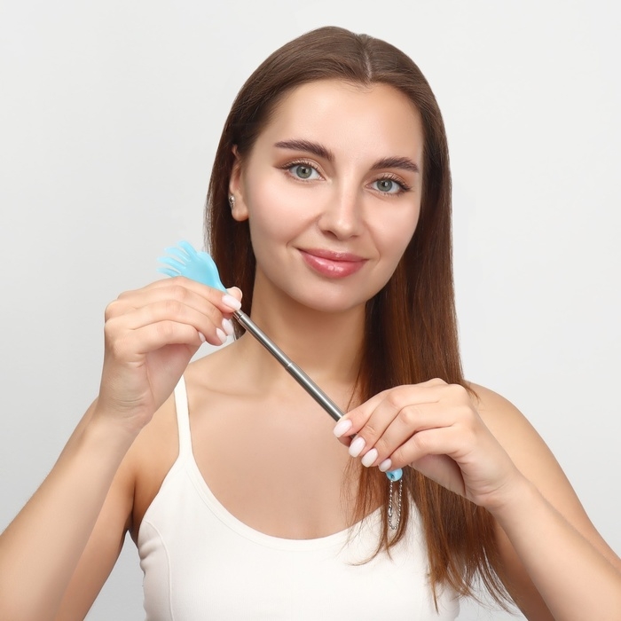 Массажёр - чесалка, универсальный, с раздвижной ручкой, с подвесом, 18,5/44,5 см, цвет МИКС Массажёр - чесалка, универсальный, с раздвижной ручкой, с подвесом, 18,5/44,5 см, цвет МИКС