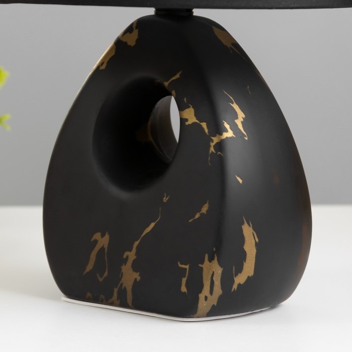 Настольная лампа Настольная лампа "Аморет" E14 40Вт черный-золото 20х20х30 см RISALUX