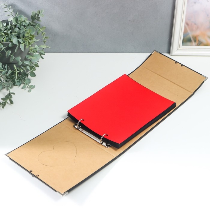 Фотоальбом 30 листов Фотоальбом 30 листов "Красное сердце на чёрном" 19,5х26,5 см