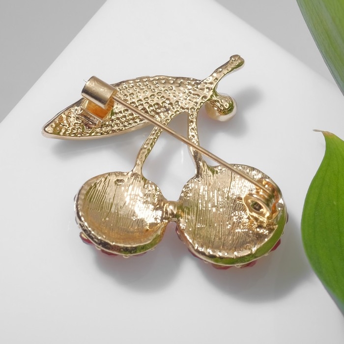 Брошь «Вишенки» с листочком, цвет красно-зелёный в золоте Брошь «Вишенки» с листочком, цвет красно-зелёный в золоте