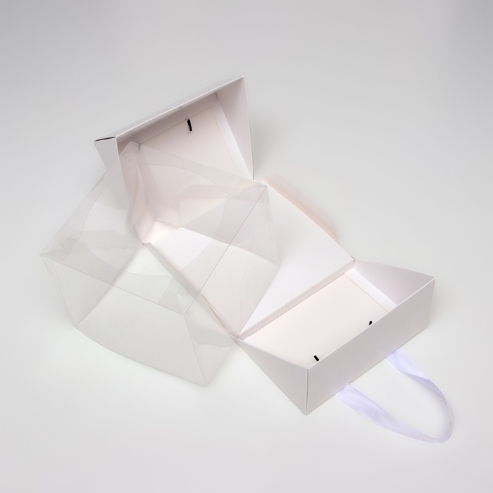 Коробка под бенто-торт с ленточками, белая , 18 х 18 х 14 см Коробка под бенто-торт с ленточками, белая , 18 х 18 х 14 см