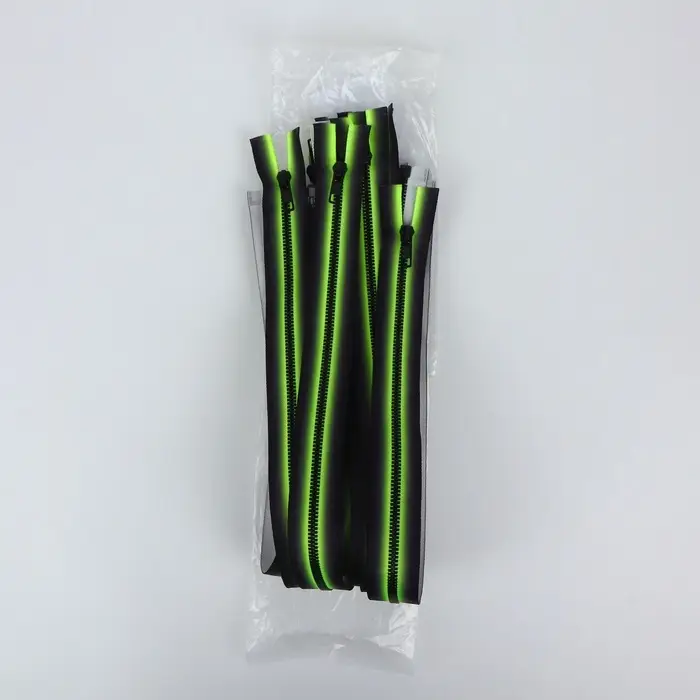 Молния «Трактор», №5, разъёмная, замок автомат, 60 см, зелёная, чёрная Молния «Трактор», №5, разъёмная, замок автомат, 60 см, зелёная, чёрная