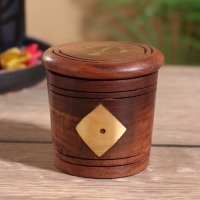 Кости игральные в шкатулке 6,5х6,5х6 см, дерево шишам, латунь