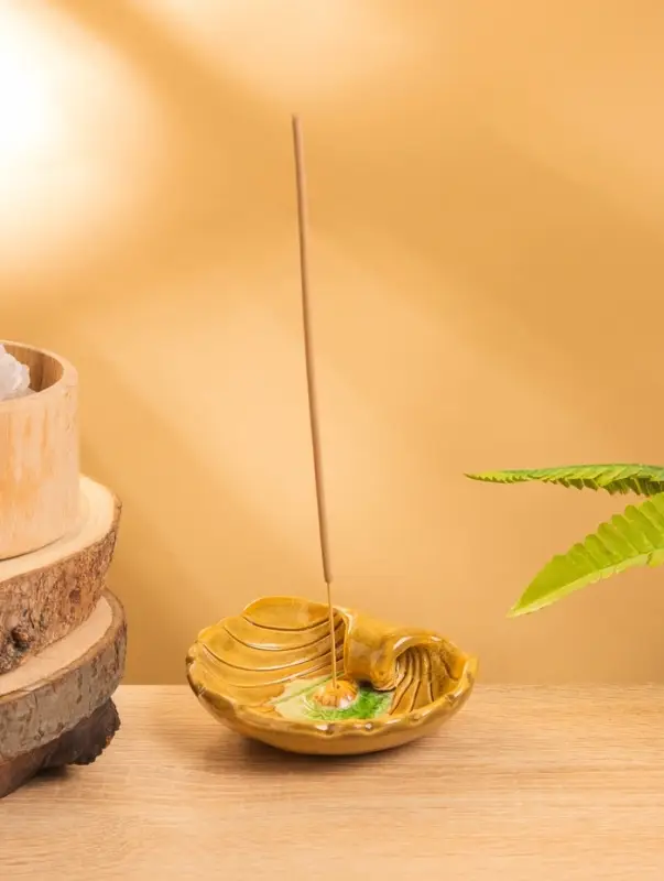 Подставка под благовония  Подставка под благовония "Раковина с жемчужиной" керамика, цв. коричневый, 9х10,5х2 см