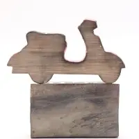 Календарь настольный &laquo;Мопед&raquo;, 11&times;5&times;14 см, дерево, розовый