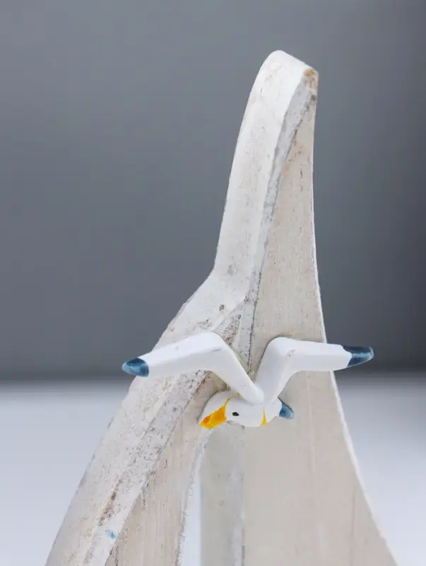 Сувенир интерьерный дерево "Парусник и маяк" 6х19х20,5 см