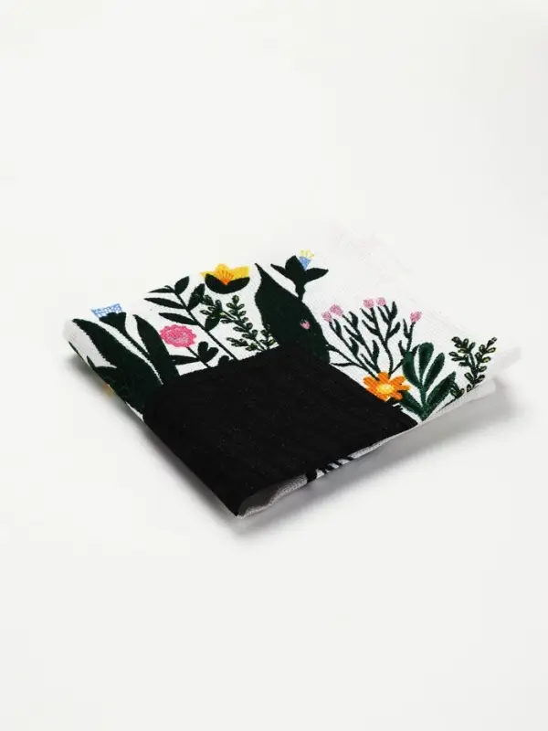 Набор с крем-мёдом, чаем и полотенцем в коробке "Весенний паттерн"