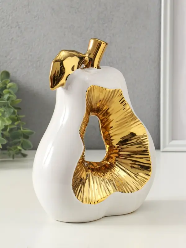 Сувенир керамика Сувенир керамика "Срез груши" белый с золотом 10х18х24,5 см