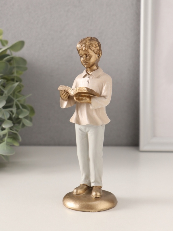 Сувенир полистоун  Сувенир полистоун "Мальчишка с книгой" 5,5х5,5х16 см