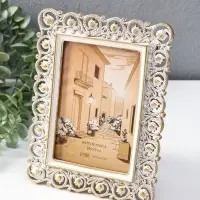 Фоторамка полистоун 10х15 см "Тюльпаны и жгуты" белая с золотом 15,5х1,5х20,5 см