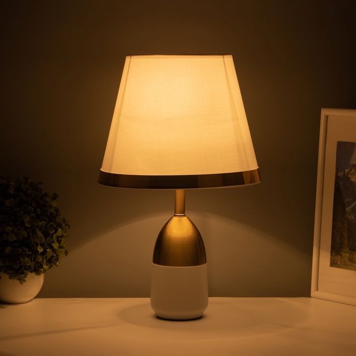 Лампа настольная Лампа настольная "Жан" 1х40Вт Е27 белый/бронза 25х25х40см