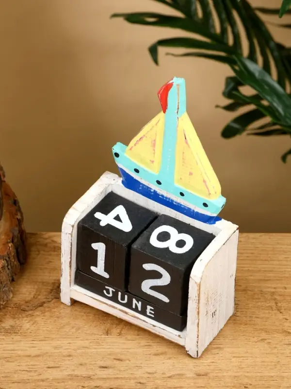 Календарь настольный Календарь настольный "Парусник" дерево 11х5х16 см, цв. жёлтый