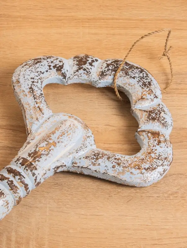 Сувенир «Ключ от счастья», 4.5×21×50 +/- 3 см, дерево, голубой Сувенир «Ключ от счастья», 4.5×21×50 +/- 3 см, дерево, голубой